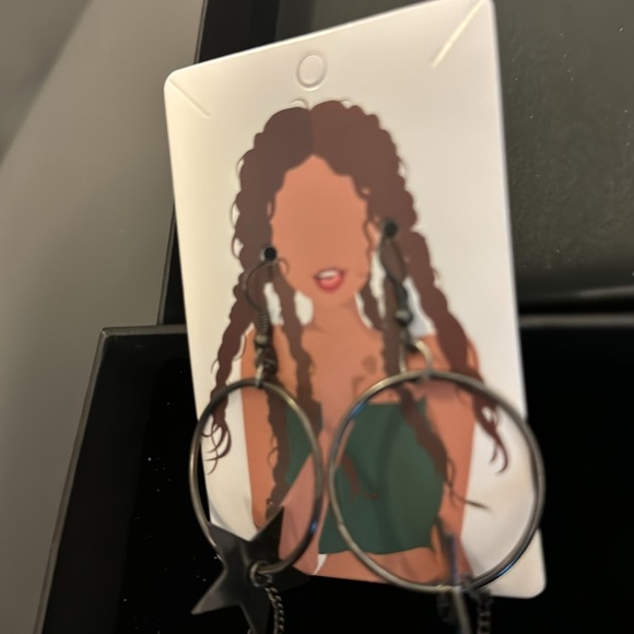 Great Deal Gorgeous Earrings - Picture 3 of 4